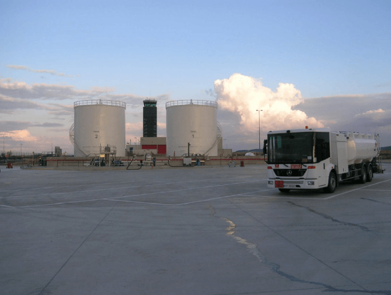 instalacion fija de almacenamiento de combustible aeropuerto ciudad real